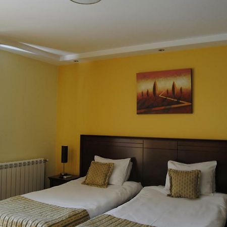 בלגרד Garni Hotel Contact מראה חיצוני תמונה