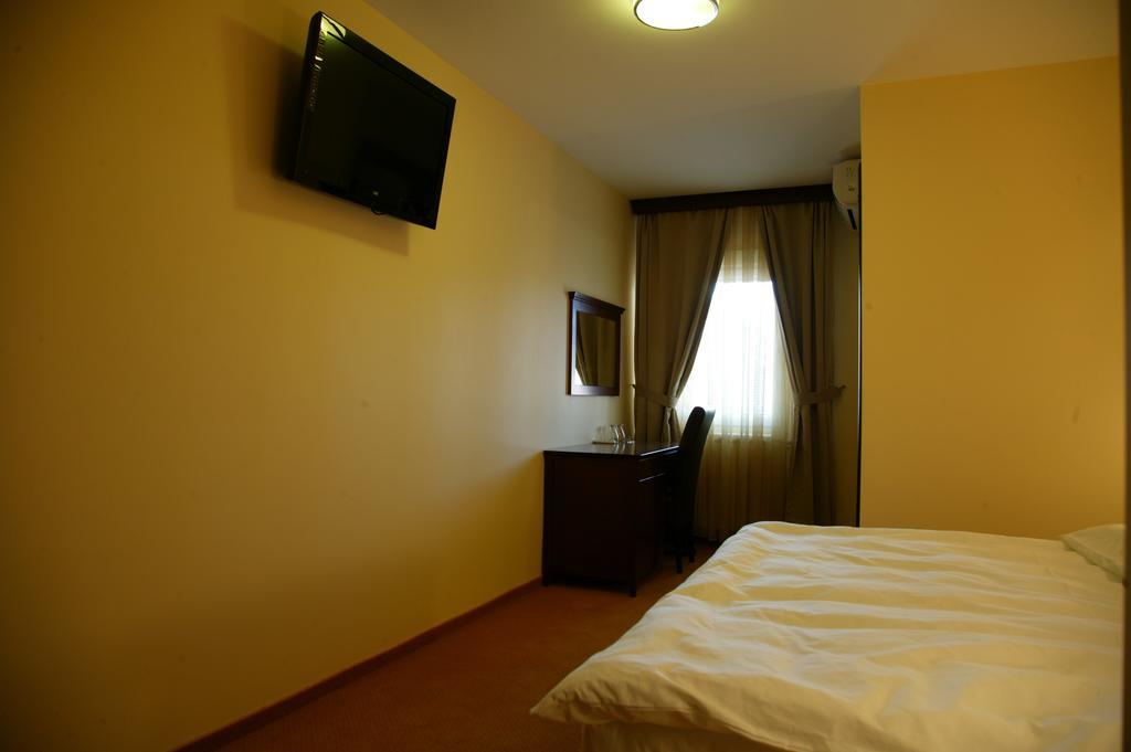 בלגרד Garni Hotel Contact חדר תמונה
