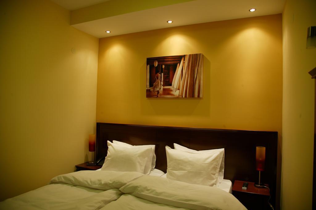 בלגרד Garni Hotel Contact חדר תמונה