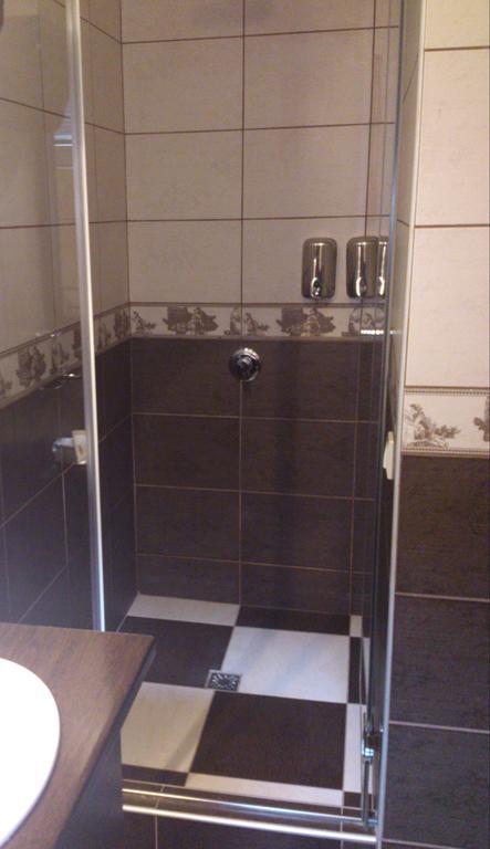 בלגרד Garni Hotel Contact מראה חיצוני תמונה