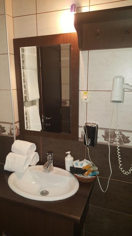 בלגרד Garni Hotel Contact מראה חיצוני תמונה