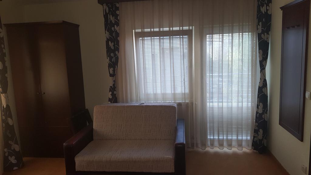 בלגרד Garni Hotel Contact מראה חיצוני תמונה