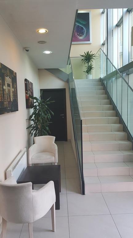בלגרד Garni Hotel Contact מראה חיצוני תמונה