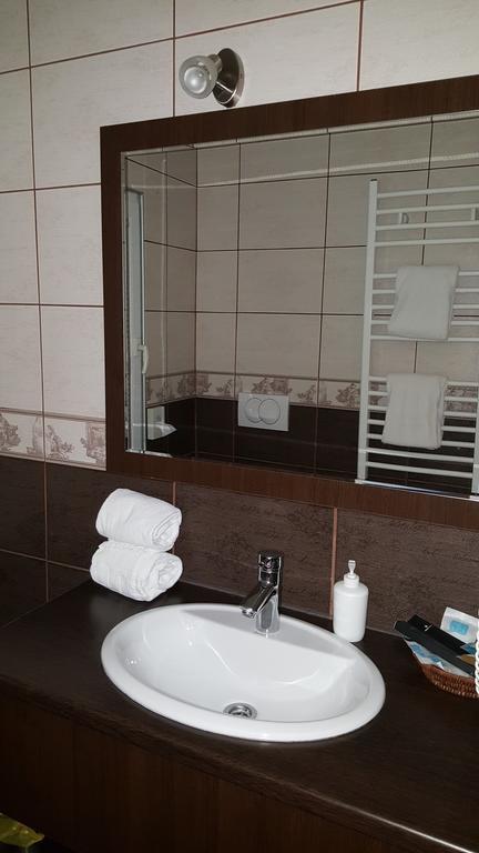 בלגרד Garni Hotel Contact מראה חיצוני תמונה