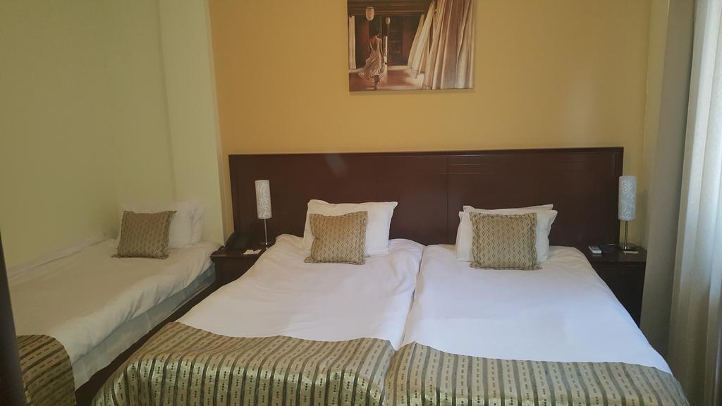 בלגרד Garni Hotel Contact מראה חיצוני תמונה
