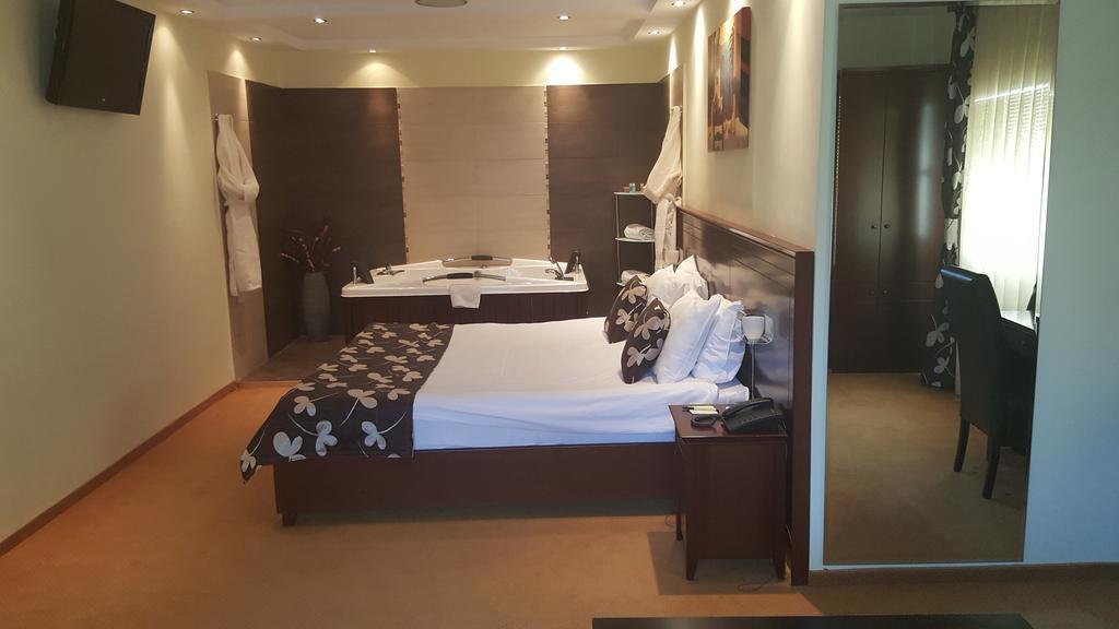 בלגרד Garni Hotel Contact מראה חיצוני תמונה