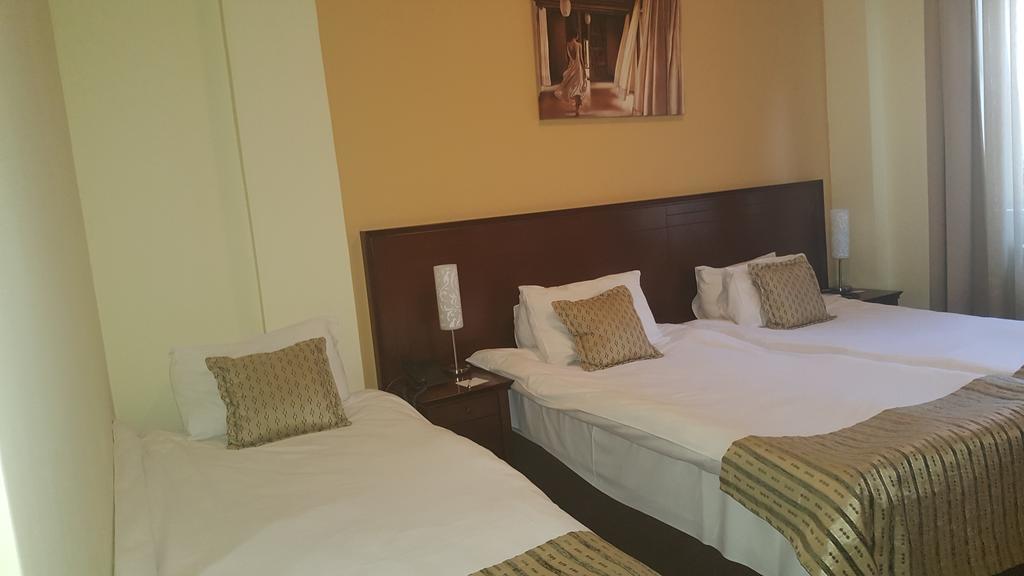 בלגרד Garni Hotel Contact מראה חיצוני תמונה