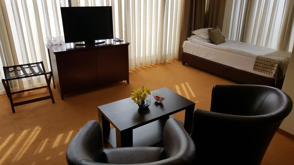 בלגרד Garni Hotel Contact מראה חיצוני תמונה